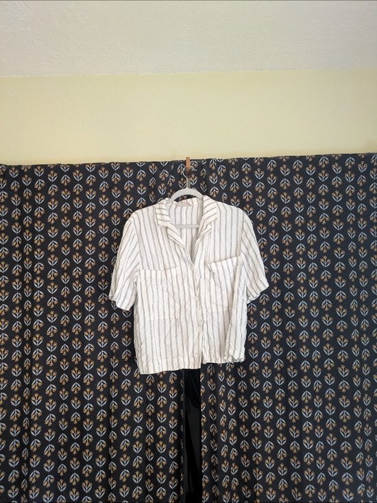 Everlane Tops - Everlane White and Gray Striped Short-Sleeve Button-Down